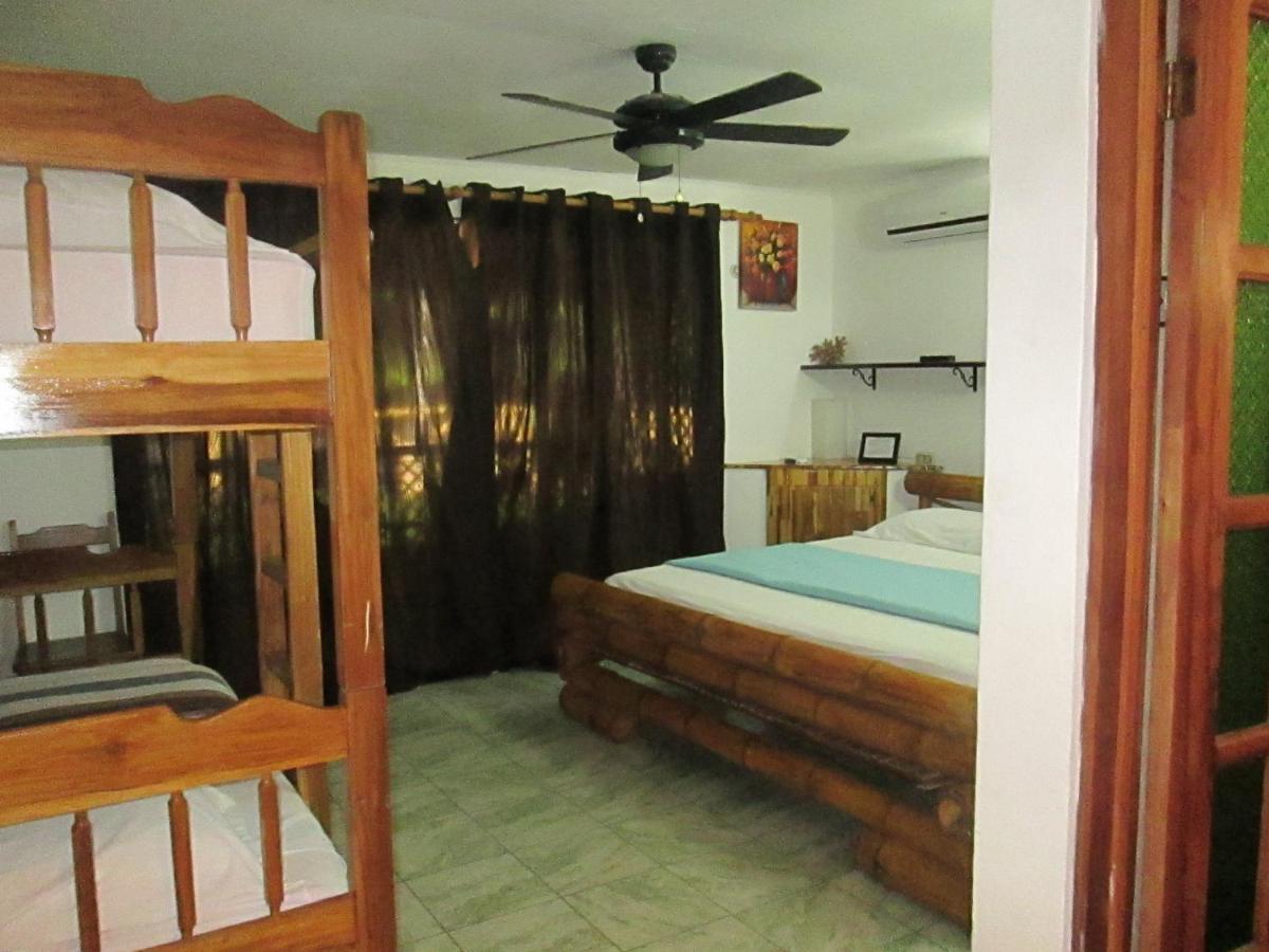 Hotel Bugabutik Puerto Viejo de Talamanca Esterno foto