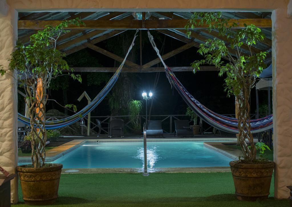 Hotel Bugabutik Puerto Viejo de Talamanca Esterno foto